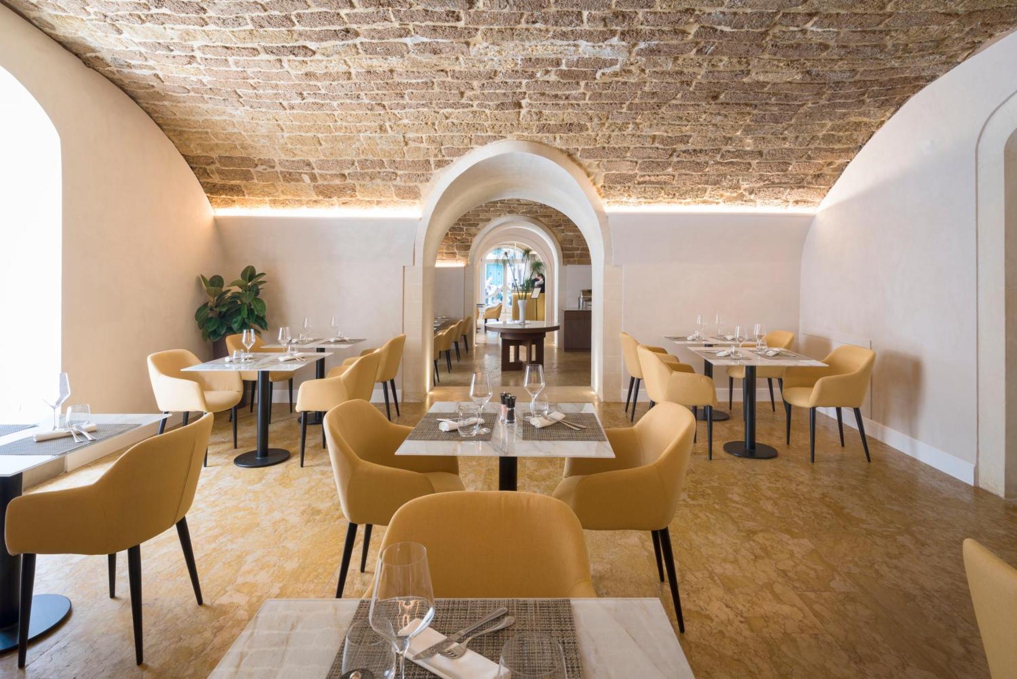 Roma Hotel 4*