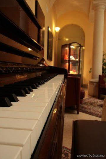 Roma Hotel 4*